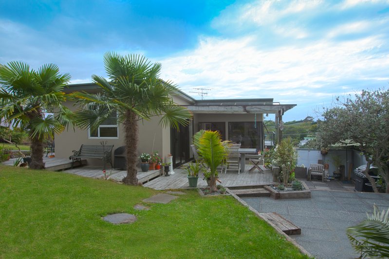 Sails Visit Waiheke Holiday Houses